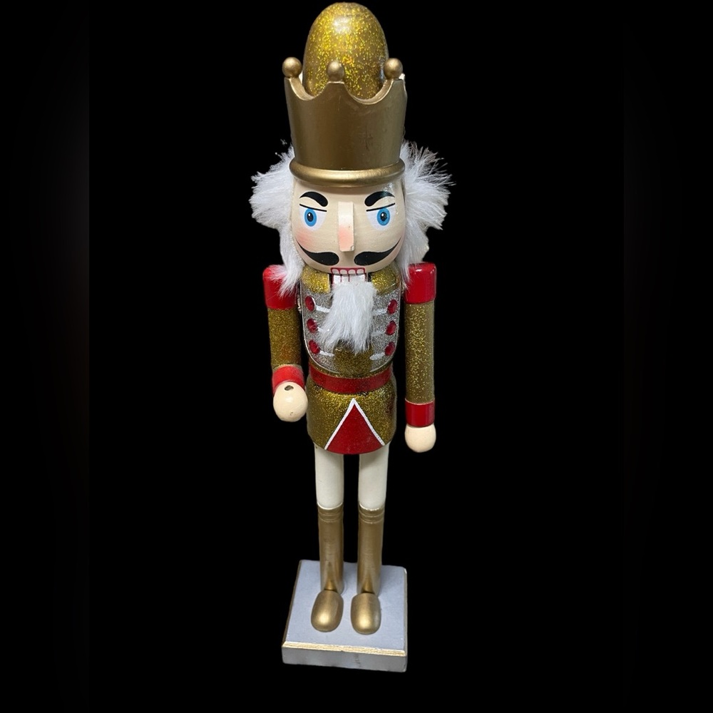 Shine Arts  2015 Wooden  King Nutcracker 151/2 inch
